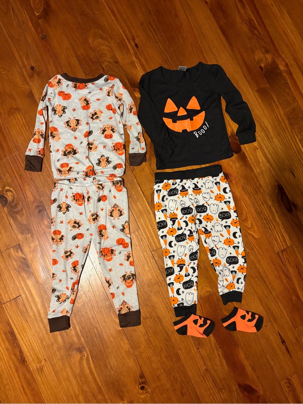 EUC Toddler Halloween & Thanksgiving Pajama Set